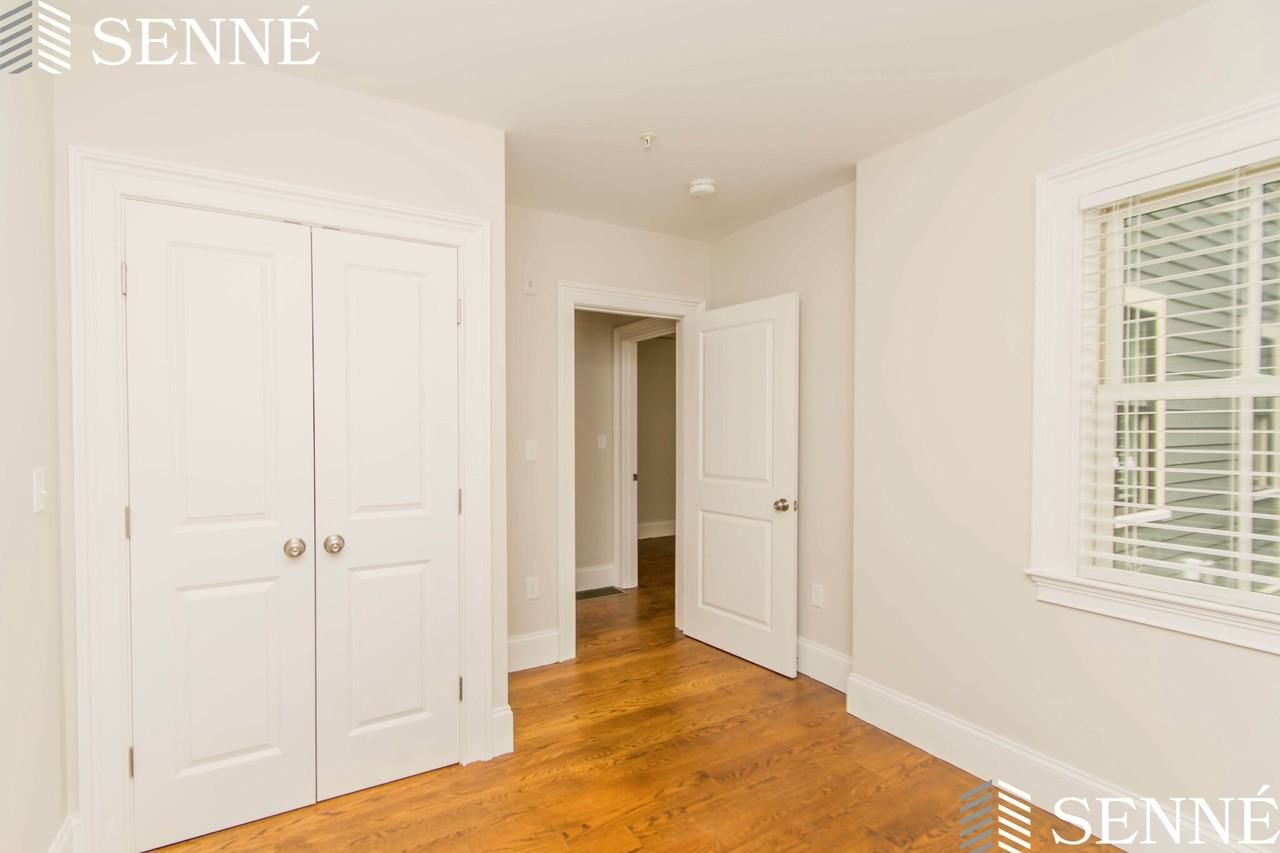 126 Columbia St #1 - Photo 3 of 11