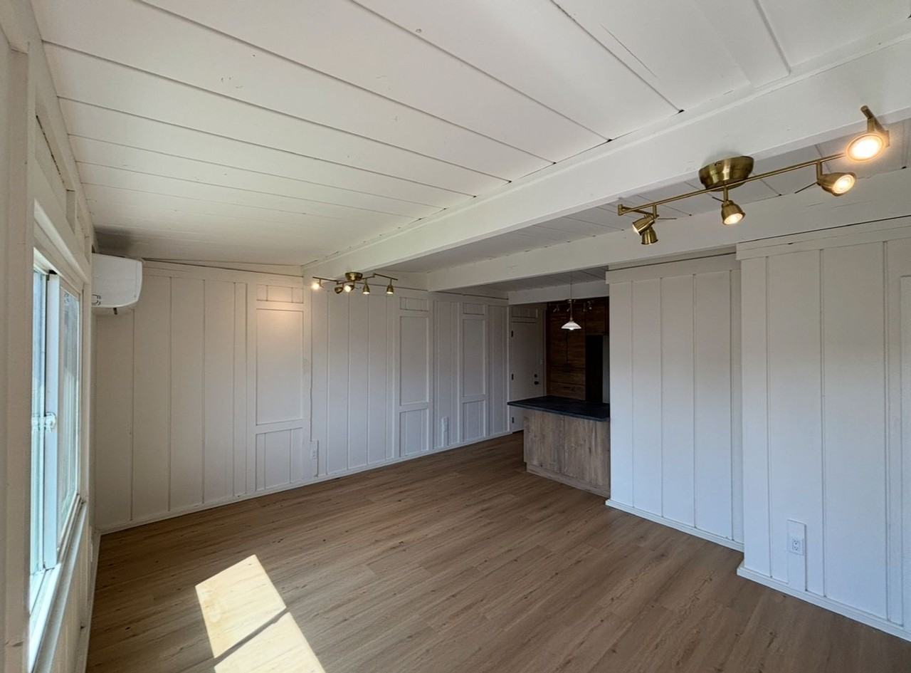 1204 13th St - Photo 3 of 13