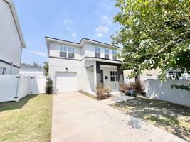 featured image of 907 Randall St
