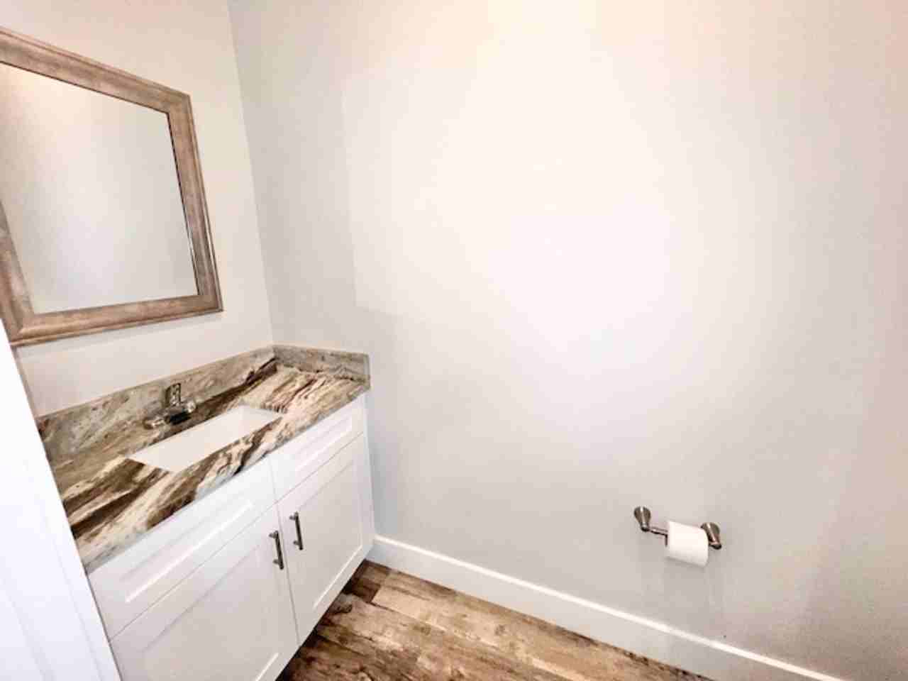 907 Randall St - Photo 6 of 18