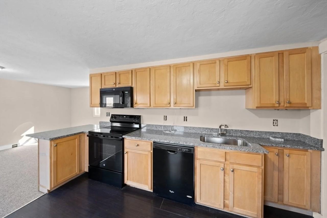 22 Lebaron Ave - Photo 2 of 11