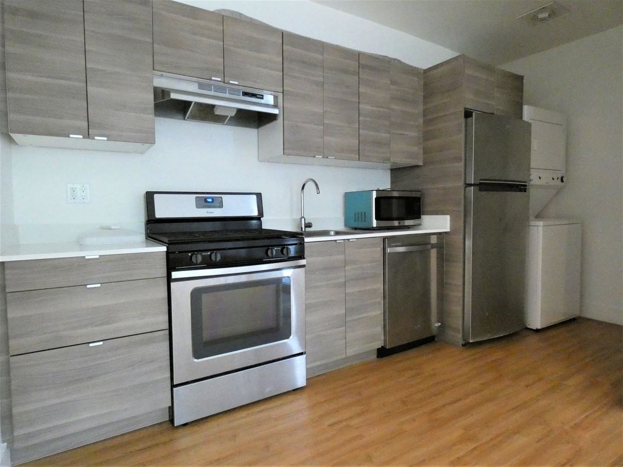 1946 Holmby Ave - Photo 5 of 15