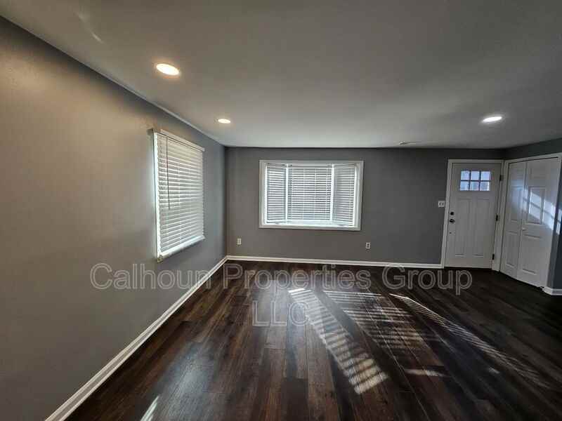 1801 Palmer Park Rd - Photo 2 of 18