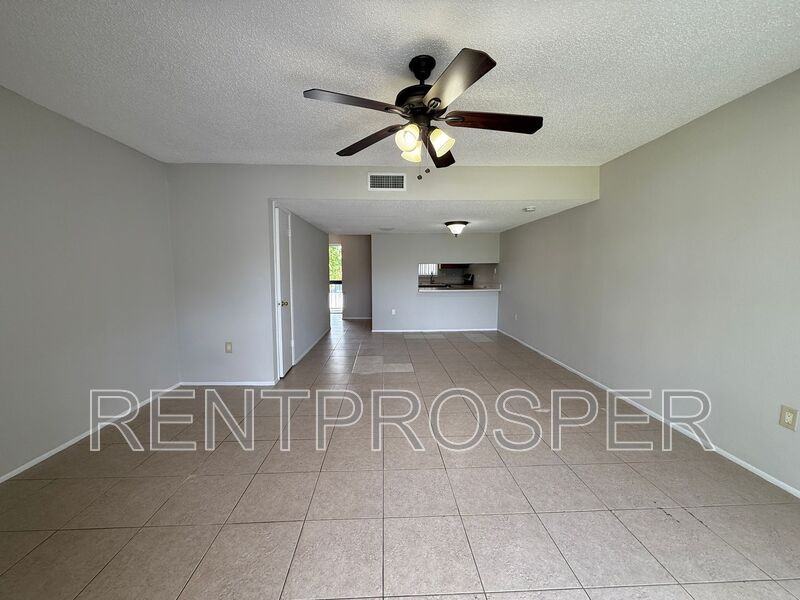 4155 S Semoran Blvd #13 - Photo 5 of 31