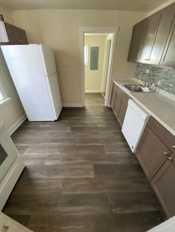 5105 Robin Grey Ln - Photo 2 of 10