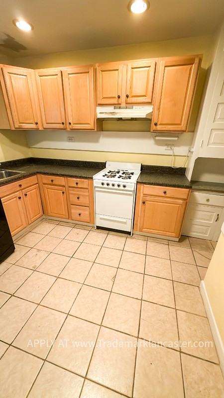 152 E Walnut St #2 - Photo 2 of 10