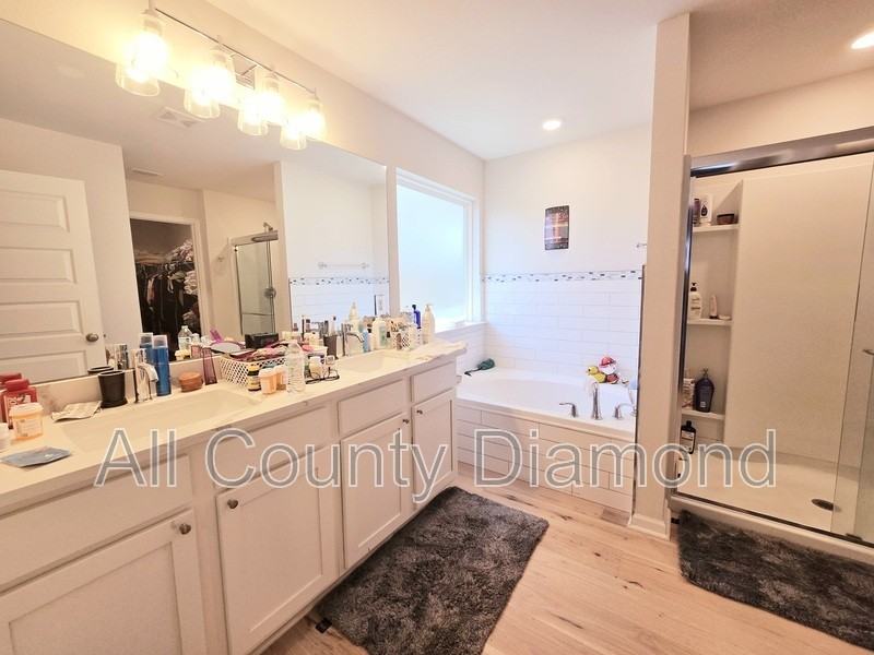 4000 Silver Spur Rd - Photo 4 of 25