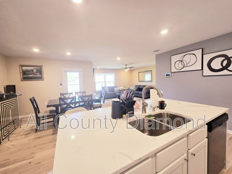 4000 Silver Spur Rd - Photo 5 of 25
