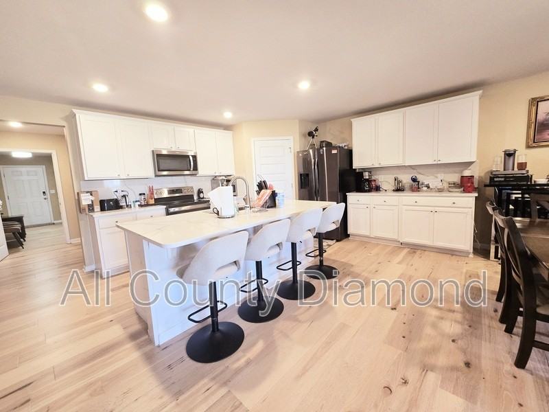 4000 Silver Spur Rd - Photo 6 of 25