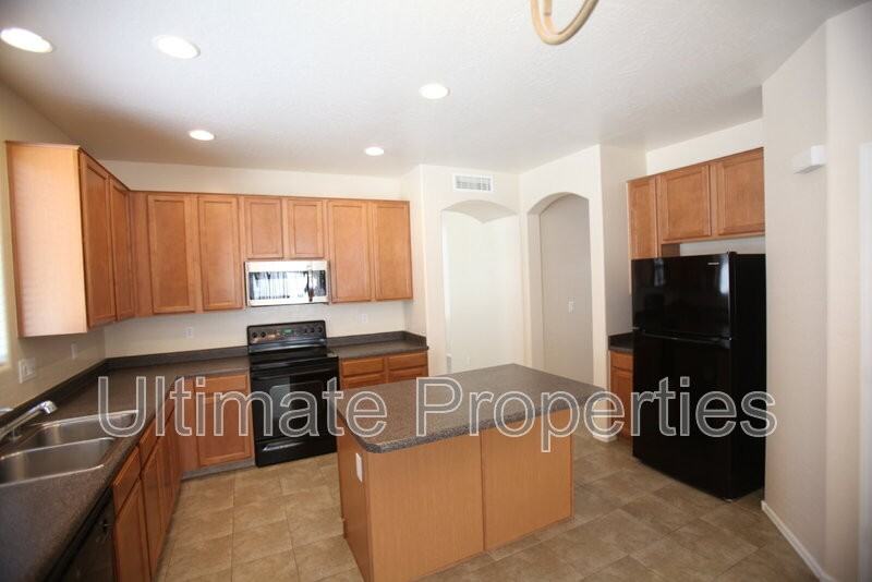 2230 W Oyer Ln - Photo 4 of 29