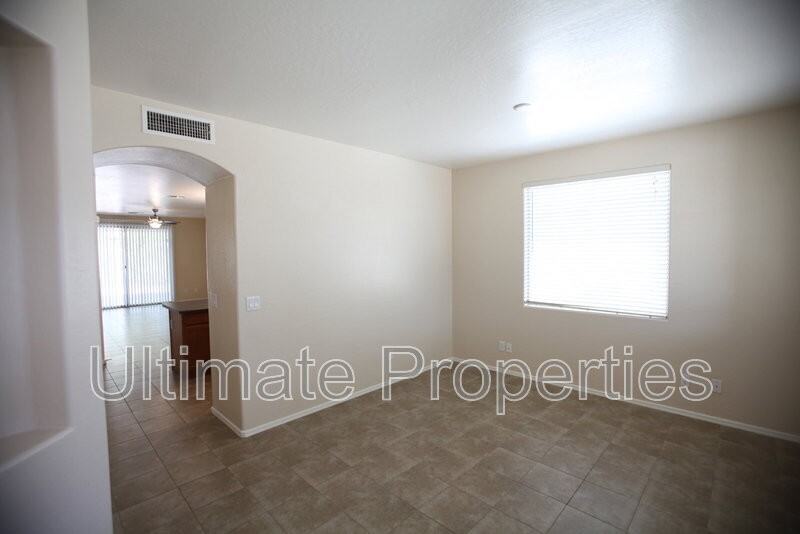 2230 W Oyer Ln - Photo 7 of 29