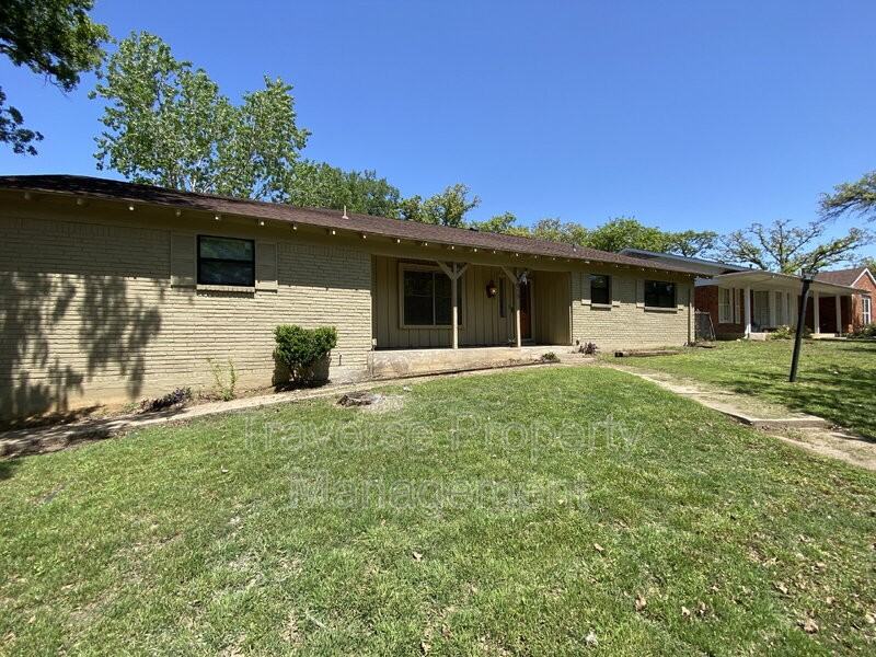 6017 Shelton St - Photo 3 of 35