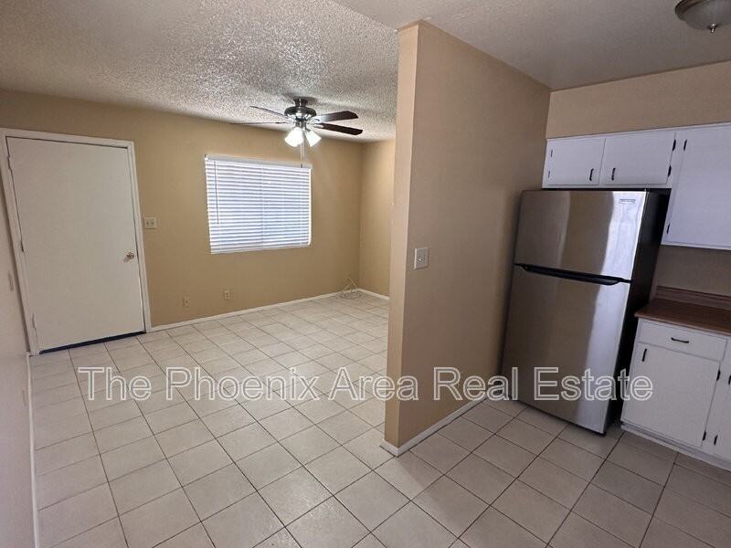 4820 E Willetta St #3 - Photo 4 of 8
