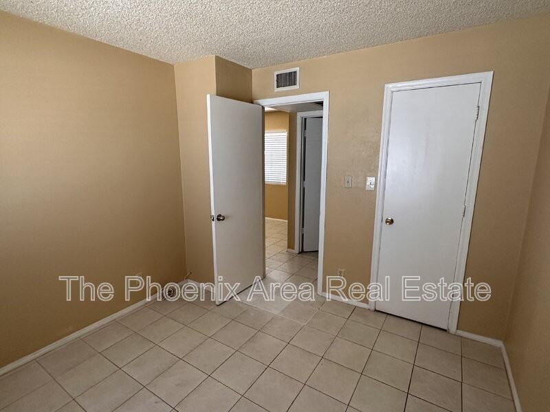 4820 E Willetta St #3 - Photo 7 of 8