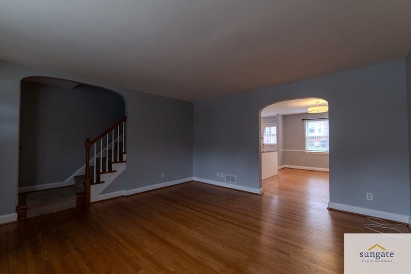 7049 Heathfield Rd - Photo 3 of 27