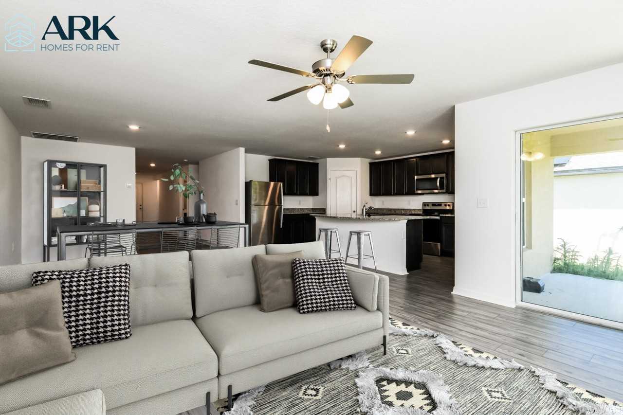 1375 Swan Lake Cir - Photo 2 of 17