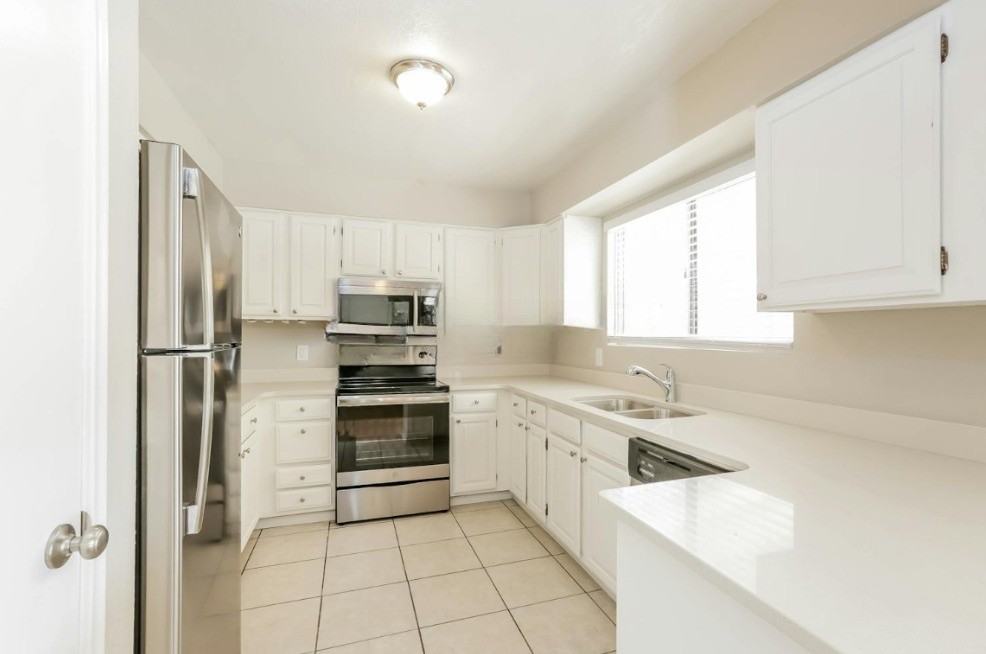 8550 W Columbine Dr #101 - Photo 3 of 10