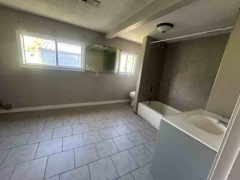 307 W Dunn St - Photo 3 of 11