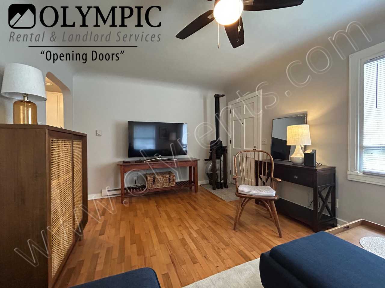 3144 Pear St Se - Photo 3 of 21