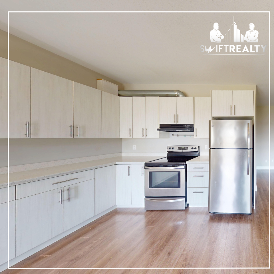 1520 Hammond Ave - Photo 3 of 13