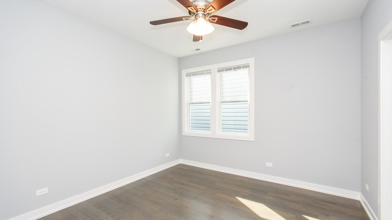 1619 N Maplewood Ave #1F - Photo 4 of 8