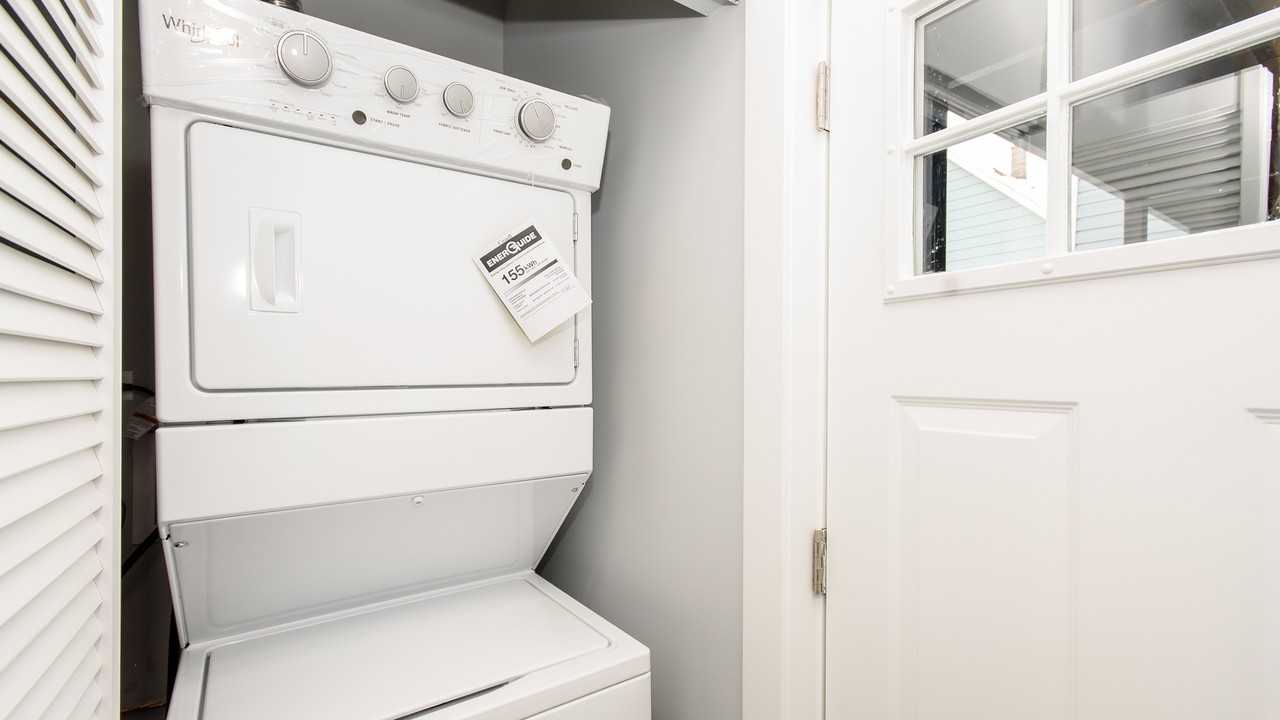 1619 N Maplewood Ave #1F - Photo 7 of 8