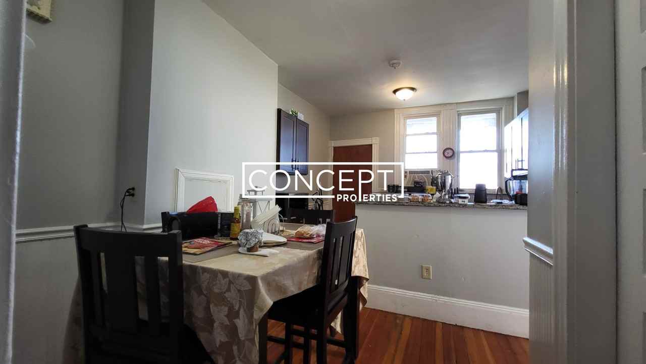 119 Lexington St #3R - Photo 6 of 40