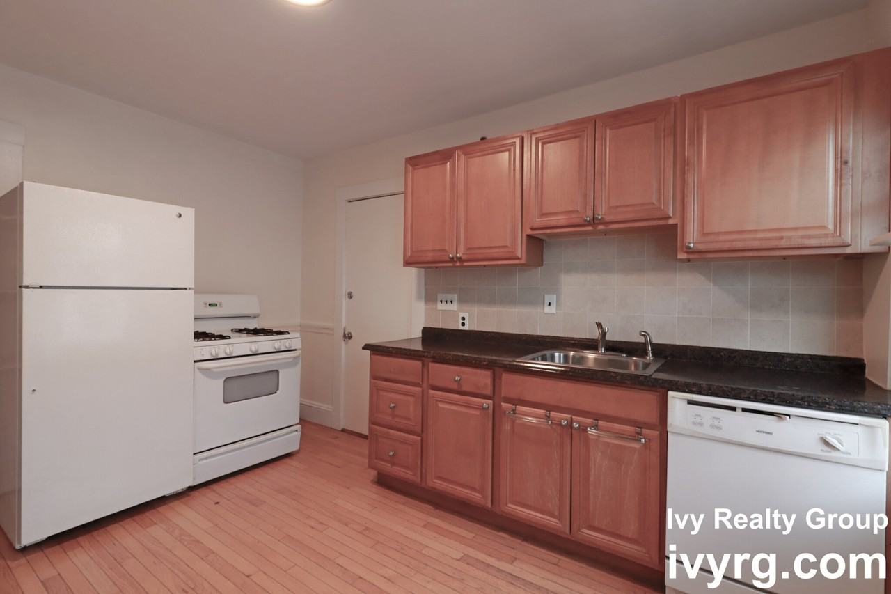 394 Mount Auburn St #394 - Photo 7 of 14