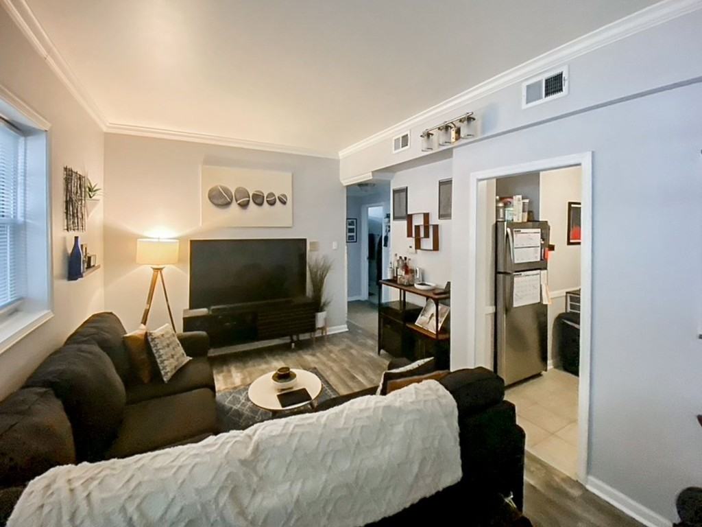 3708 N Sheffield Ave #3714-101 - Photo 2 of 13