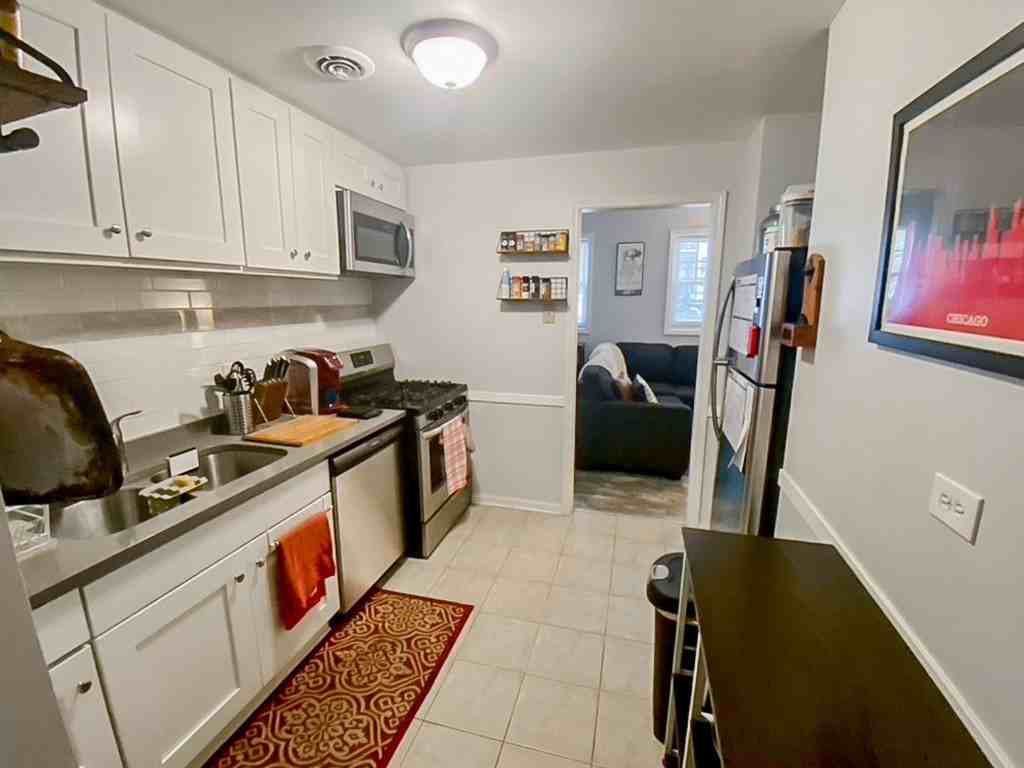 3708 N Sheffield Ave #3714-101 - Photo 4 of 13