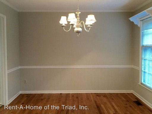 5505 Ashmont Dr - Photo 2 of 14