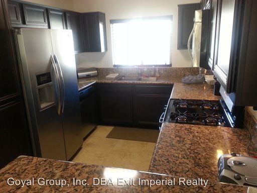 610 Dulles Ct W - Photo 3 of 12