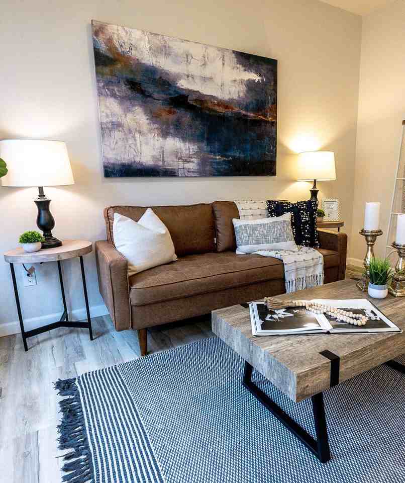 South Warner St Apts - Photo 4 of 23