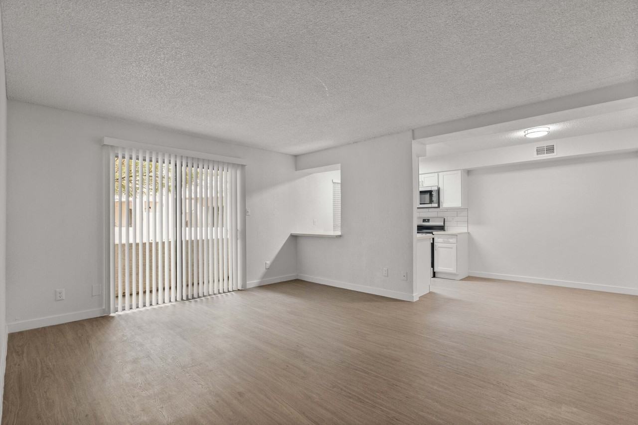 Tides on 27th - Photo 5 of 50