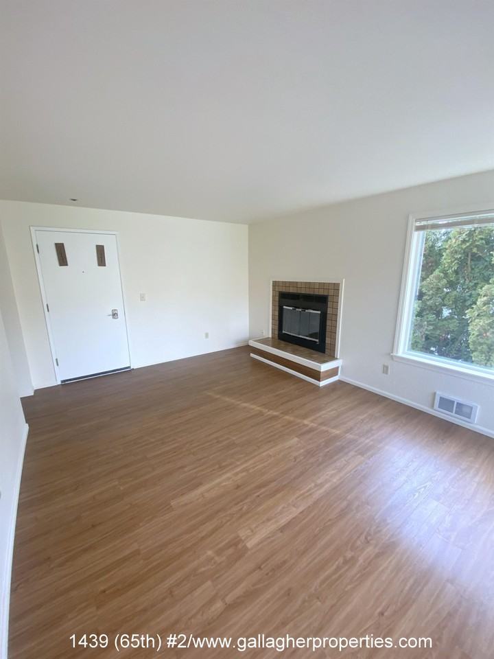 1439 (65th) - Photo 3 of 22