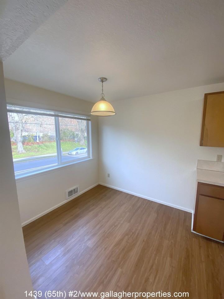 1439 (65th) - Photo 4 of 22