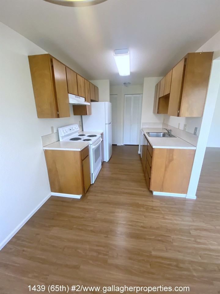 1439 (65th) - Photo 5 of 22