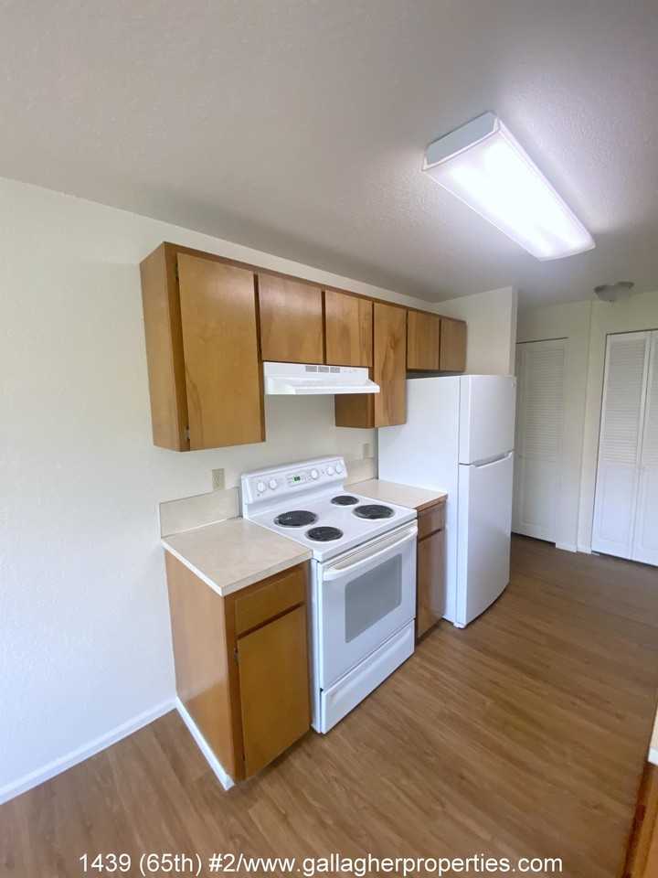 1439 (65th) - Photo 6 of 22