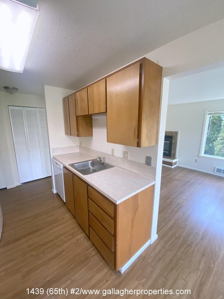 1439 (65th) - Photo 7 of 22