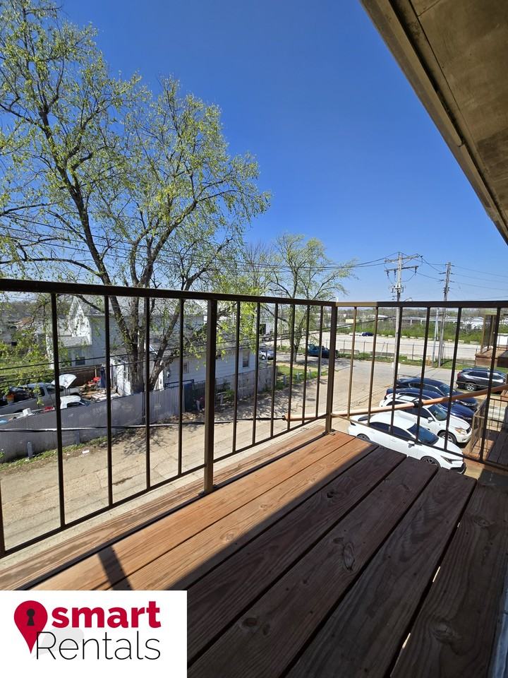 4304 Fairview Avenue - Photo 3 of 18