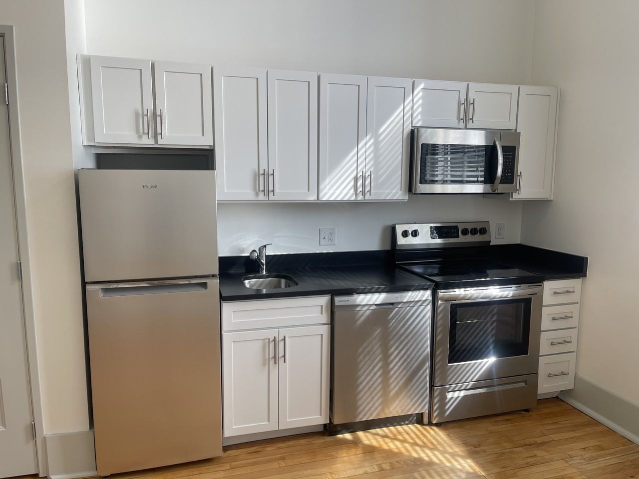 315 West 38th Street - Photo 4 of 11