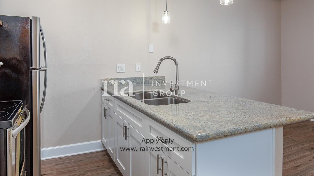 2405-2411 Adams Ave - Photo 4 of 50