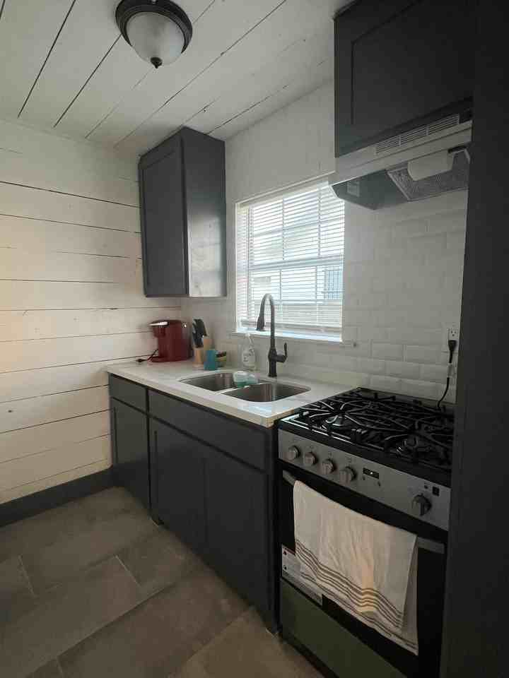 Dell Court - Photo 7 of 50