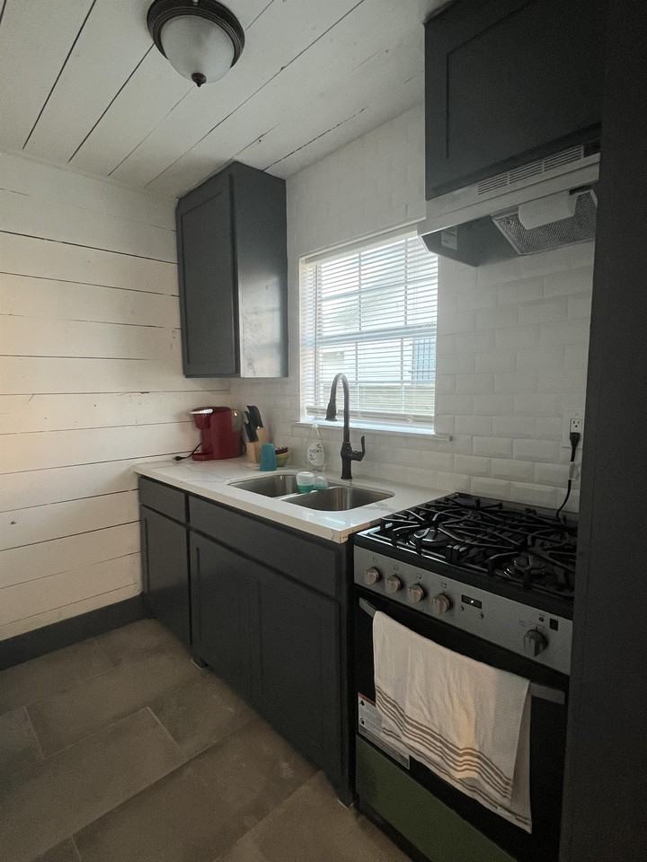 Dell Court - Photo 4 of 50