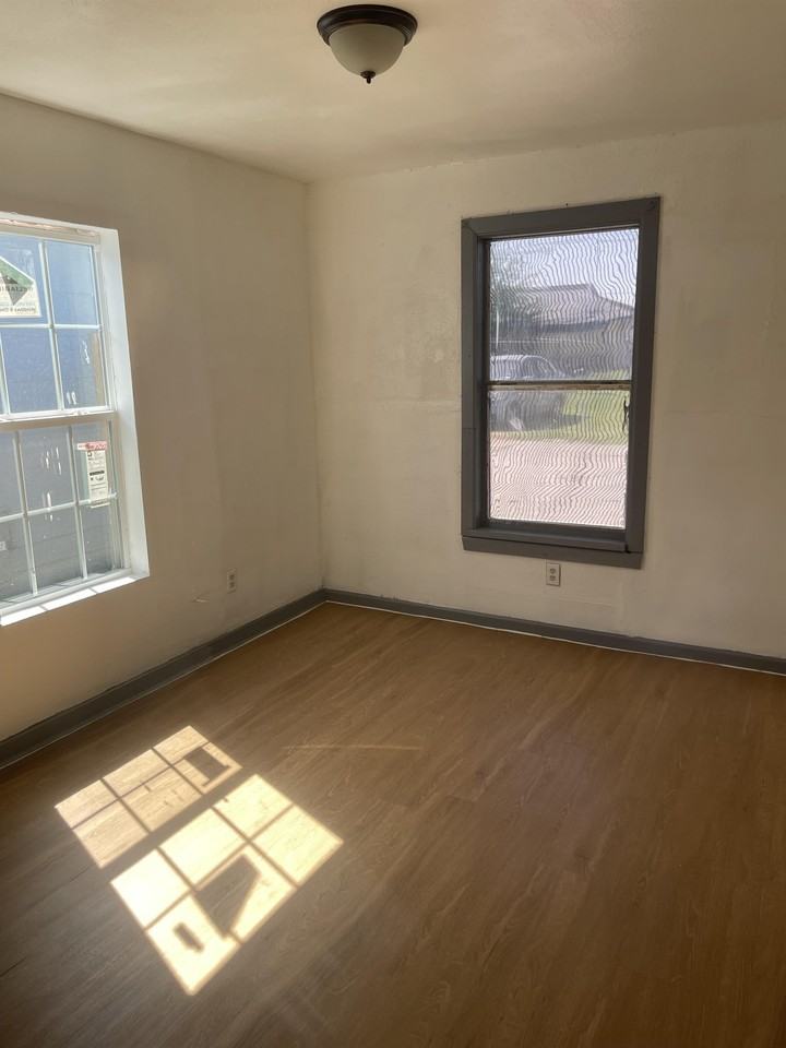 3110 Christie St. - Photo 4 of 18