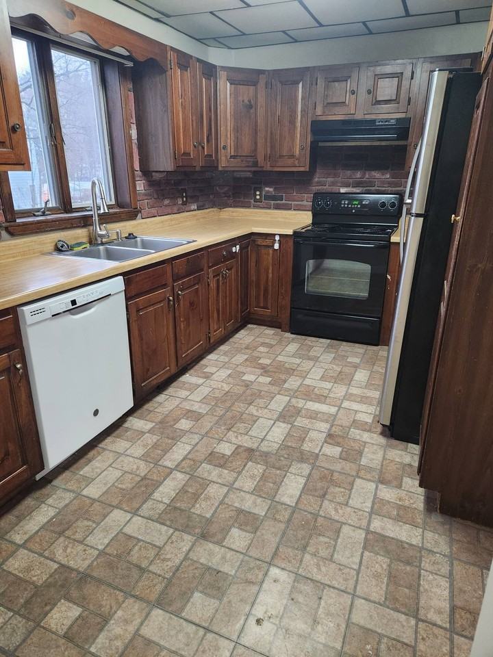 33 Douglas Street - Photo 3 of 22