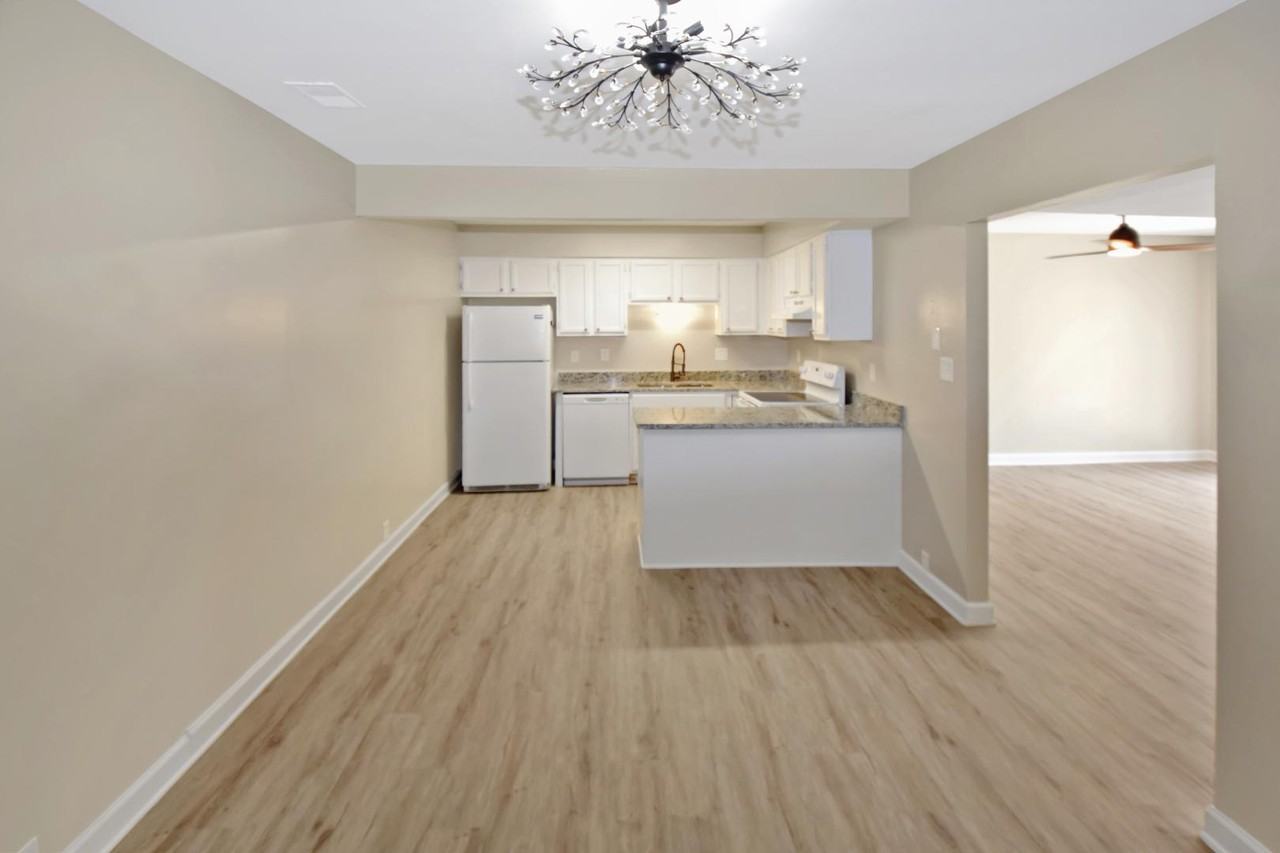 7021 Stonington Ln - Photo 7 of 11