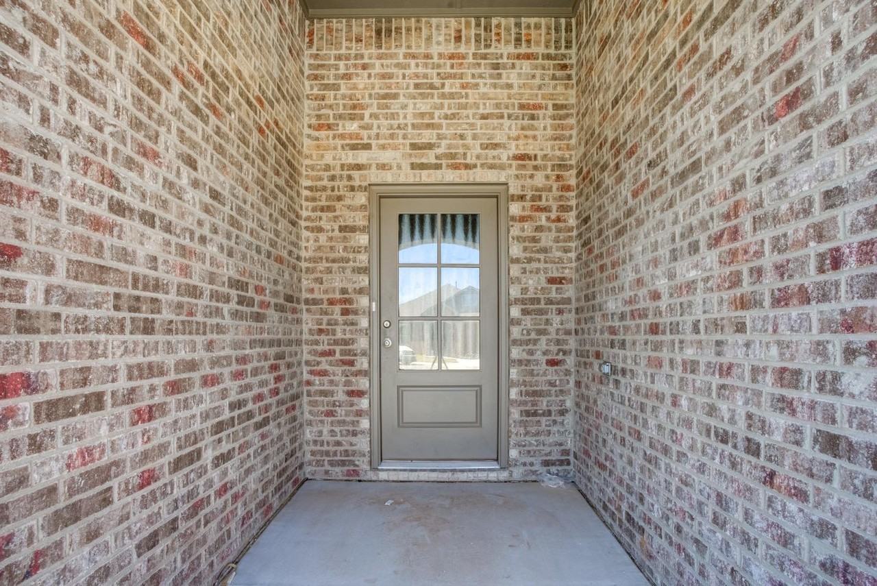 7602 60th St - Photo 5 of 20