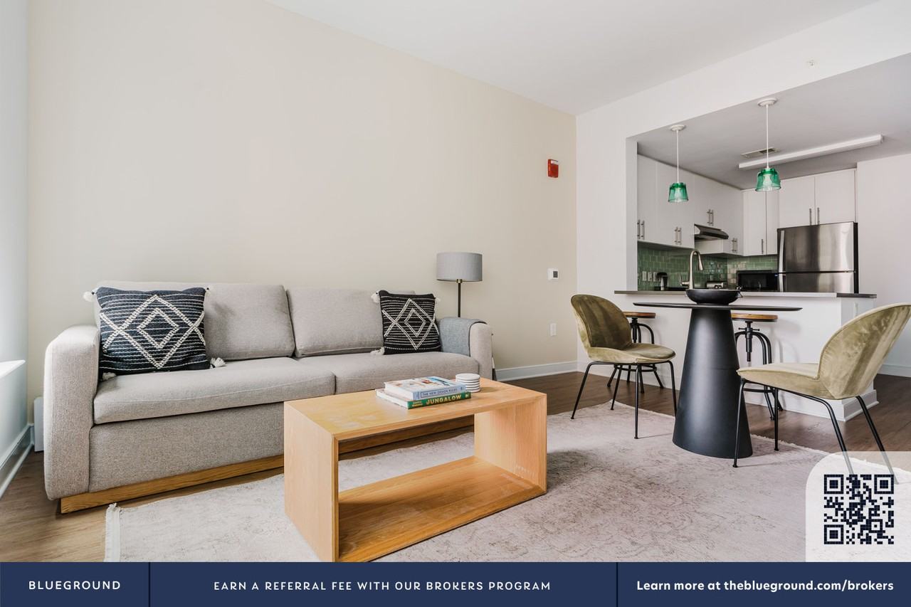 455 I Street Northwest - Photo 4 of 34