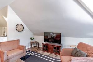 featured image of 57 N Ann St